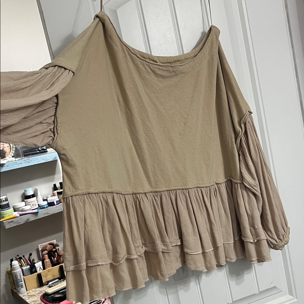 Vine & Love Beige Ruffle Sleeve Blouse - Picture 4 of 4